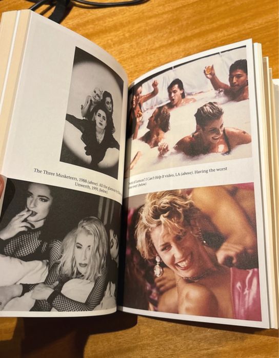 Livro “Bananarama Really Saying Something”