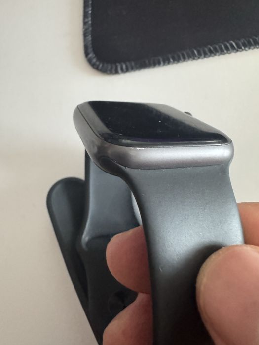 Apple Watch SE 1st Gen 44mm Midnight, б/у
