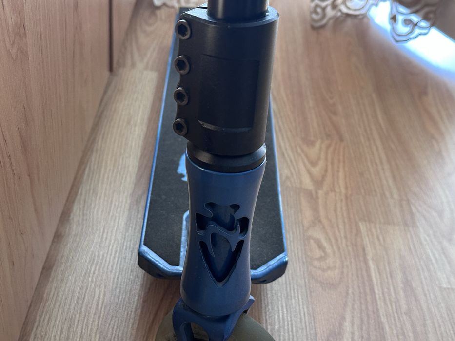 Трюковий самокат North Tomahawk