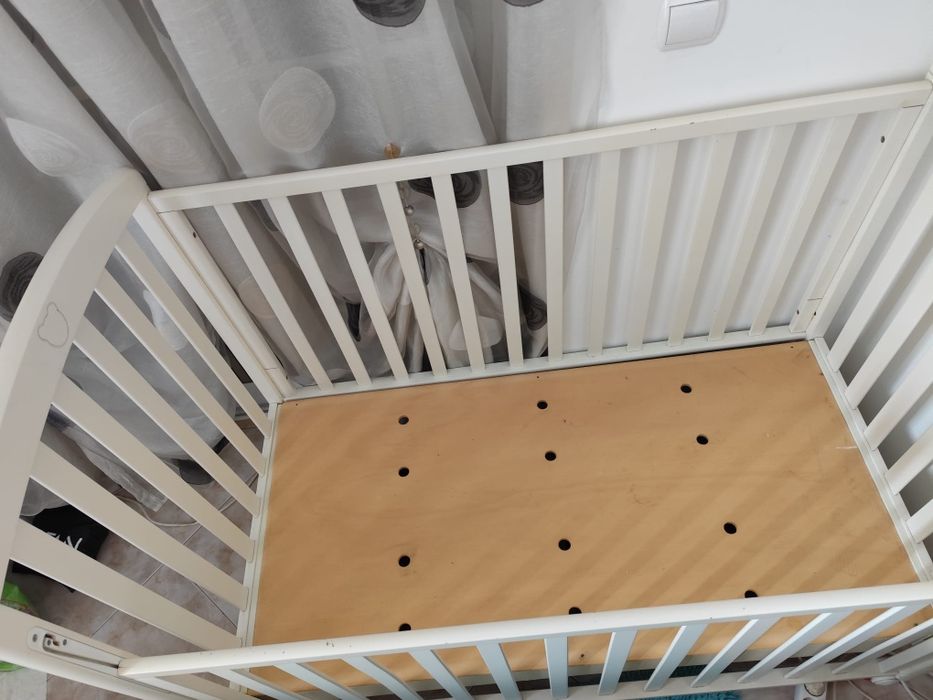 Cama de bebe branca, ikea
