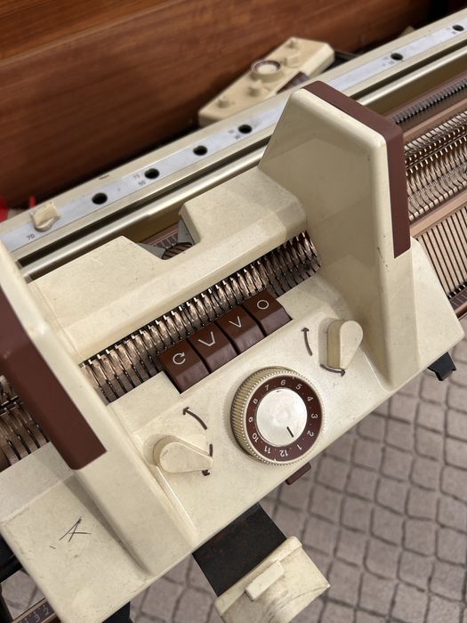 Máquina de Tricotar - elétrica