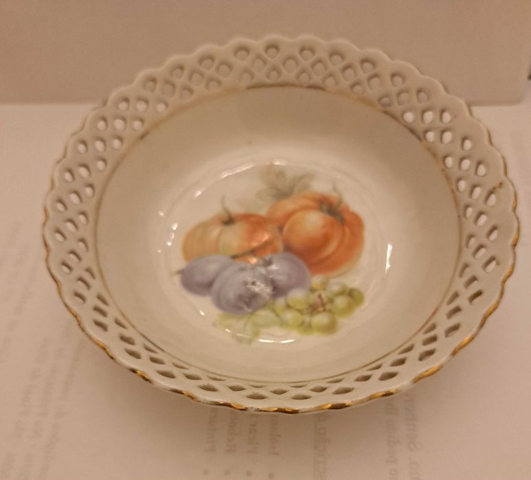 Porcelain Plate443628184195584000