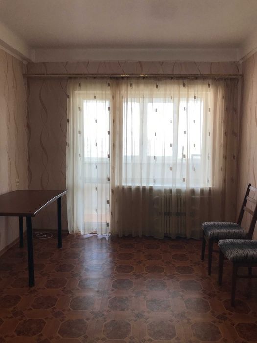 Продам 2к. квартиру на Пісках