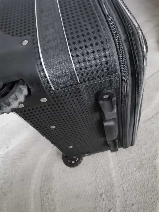 Walizka na kółkach duża mocna pojemna sprawdzona i tania !