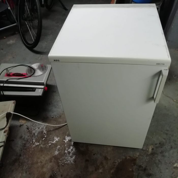 Zamrażarka podblatowa niemiecka 
Więcej informacji pod numerem t