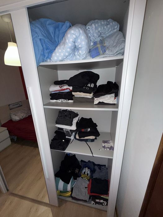 Guarda-fato com portas de correr e espelho – Excelente estado