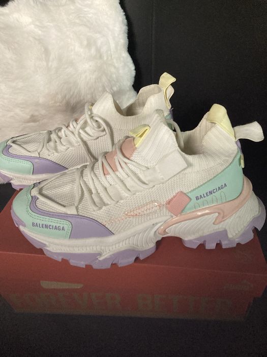 Buty sportowe damskie