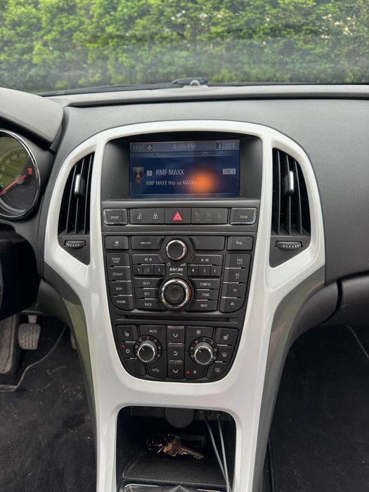 Opel Astra J GTC Nawigacja