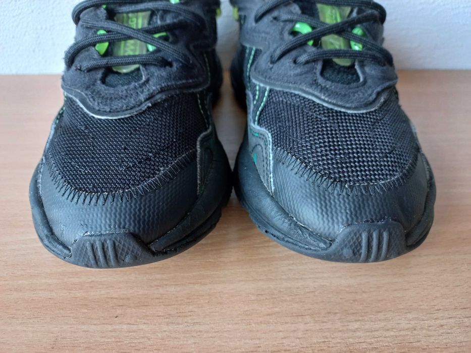 Класні кросівки Adidas ozweego 35,5 р. устілка 22,5 см.