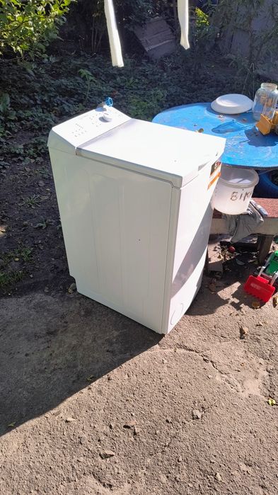 пральна машина indesit ,на запчастини