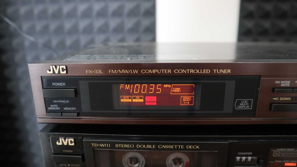 Стойка JVC  проигрыватель CD JVC  XL-V220 + Дека JVC  TD-W11 + Тюнер JVC  FX-33