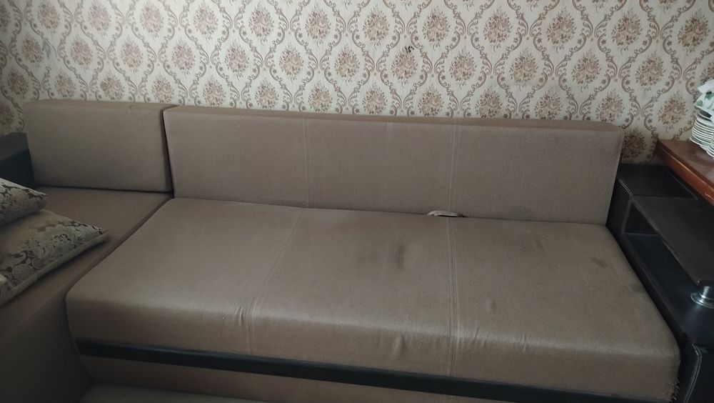 Продам великий діван , ліжко