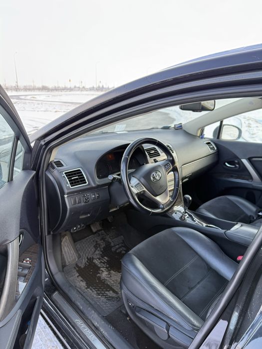 Toyota Avensis / Automat / 2.2D / Maksymalne wyposazenia / Zadbana !