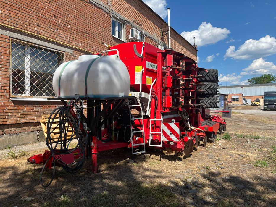 Посівний комплекс Pöttinger Terrasem C6 Fertilizer, вживаний