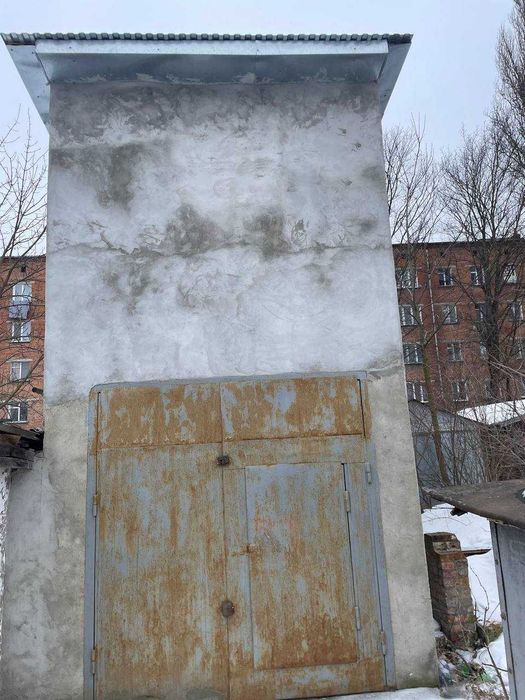 Продається капітальний гараж  р - н  черемушки