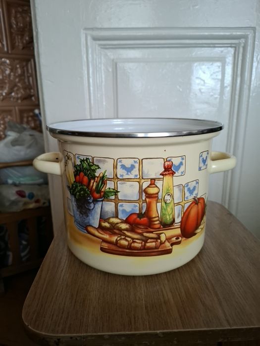 Ємальована кастрюля