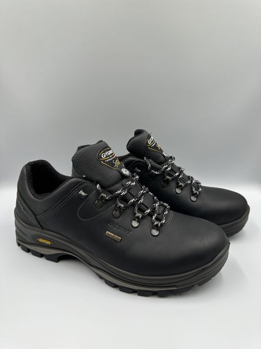 Оригінальні термо кросівки Grisport, нові, чорного кольору