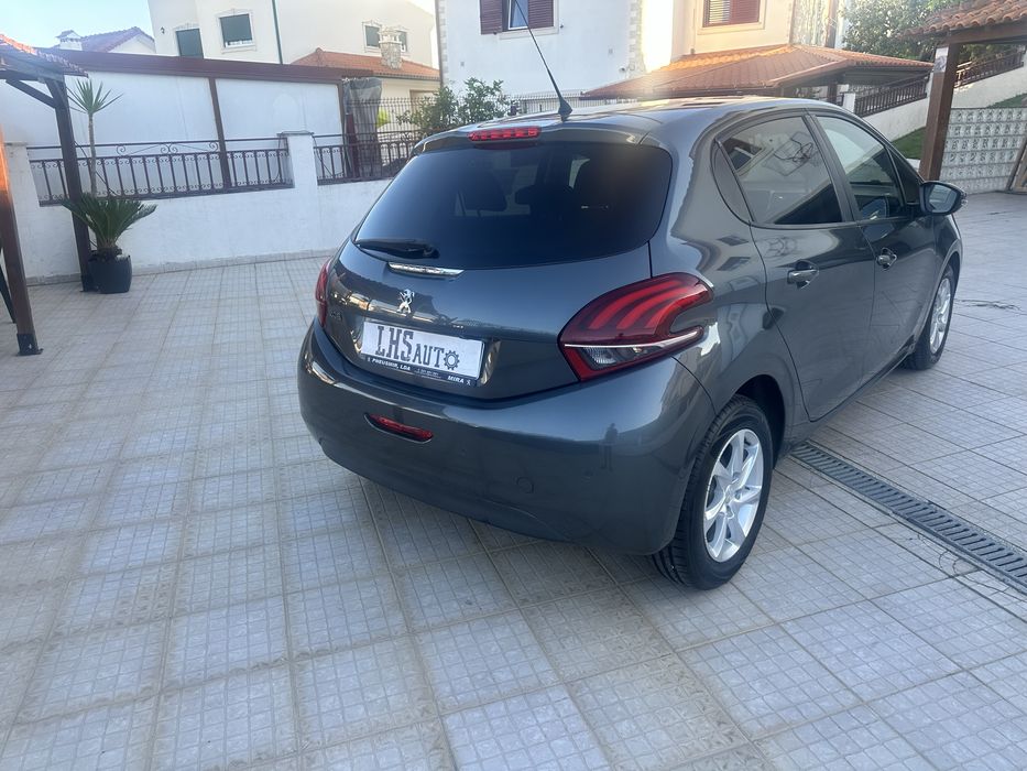 Peugeot 208 2015