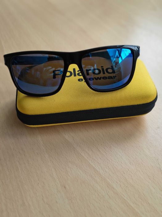 Okulary przeciwsłoneczne z polaryzacją Polaroid 2123S z etui (nowe)