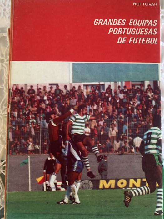 Coleção de livros da história  de  futebol desde seleção ao clubes como Benfica sporting etc