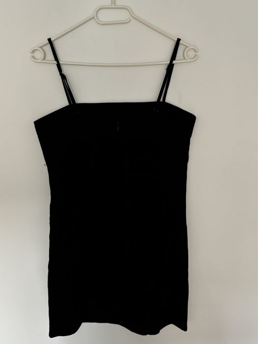 Sukienka mini na ramiączkach