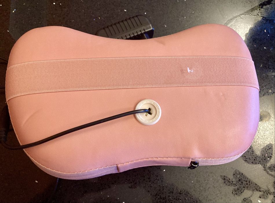 Almofada de massagem com fios rosa da ALE-HOP.