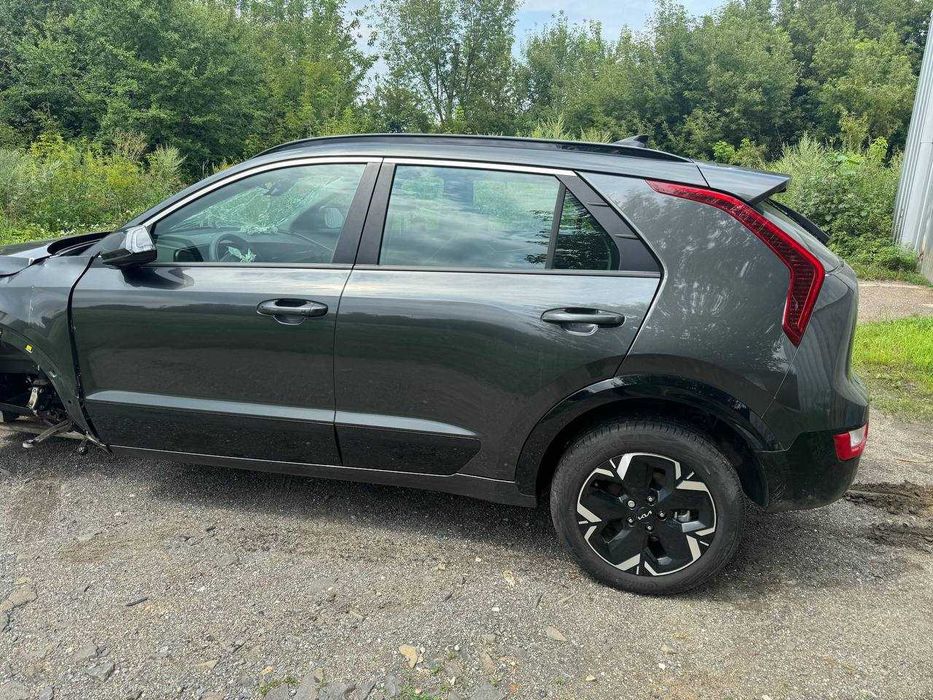 Молдинги для Kia Niro 2023 комплект/РОЗБОРКА