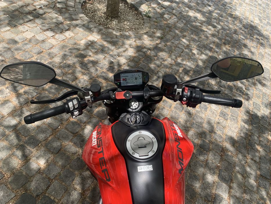 Ducati Monster 2025