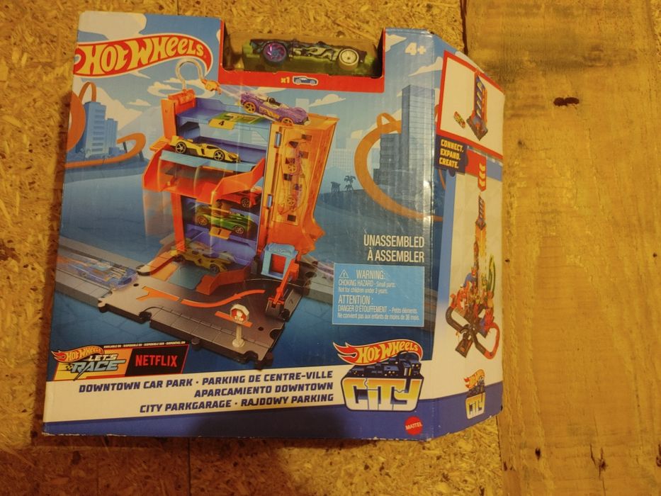 Hot wheels city zestaw tor rajdowy parking + autko hdr28 netflix