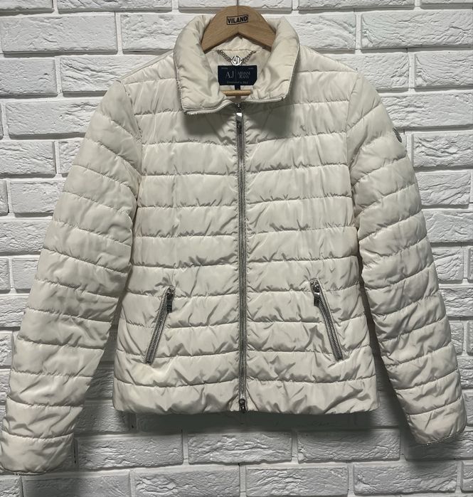 Женская куртка молочного цвета Armani Jeans, p. M