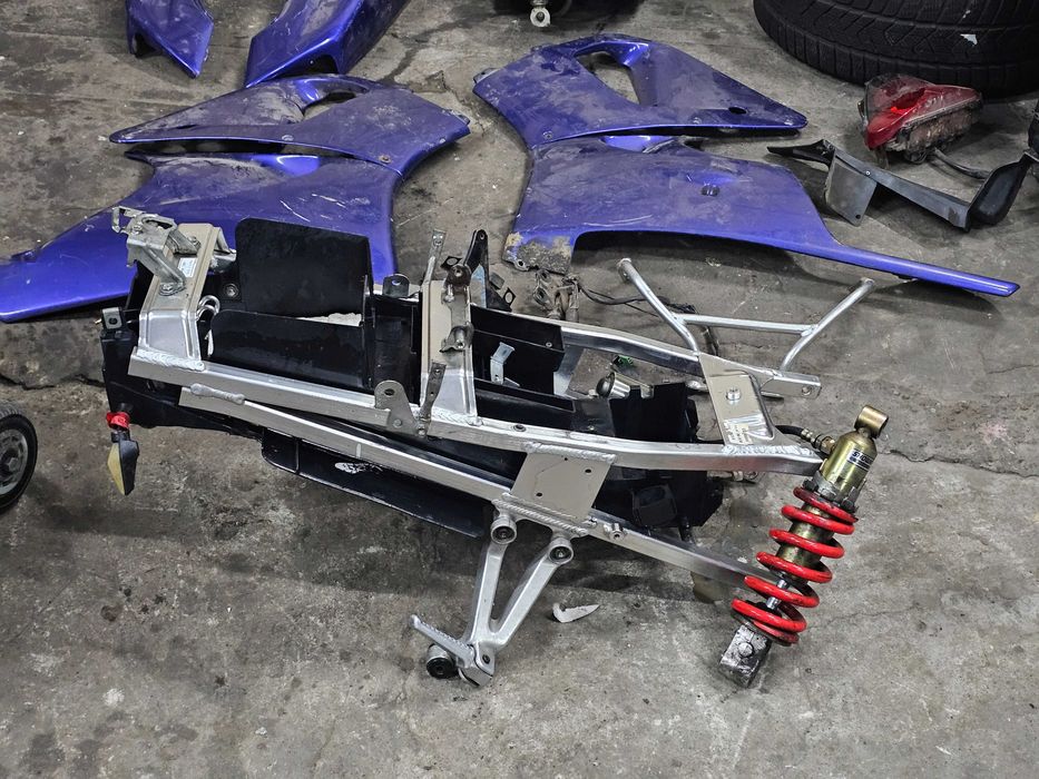 Honda CBR 919 RR Fireblade Вилка і маятник в зборі комплект ходової