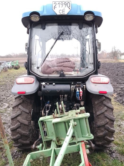 Продам трактор Lovol 504, 2020 року,1600м.г,без кондиціонера,гума 80%