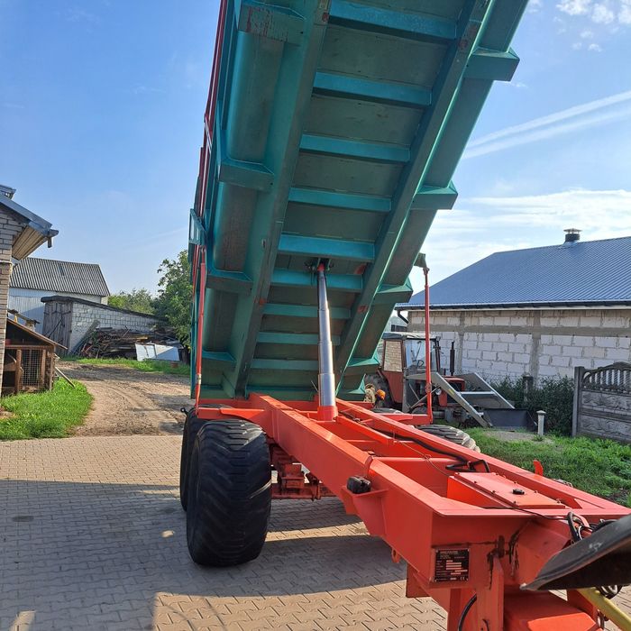 Przyczepa rolnicza skorupa