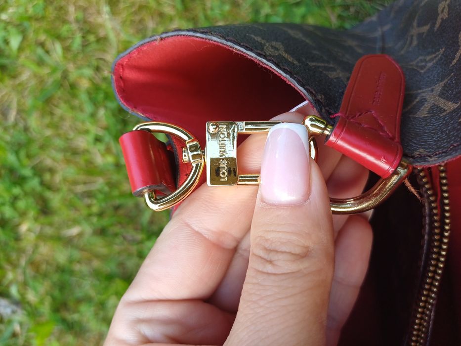 Damska torebka na pasek