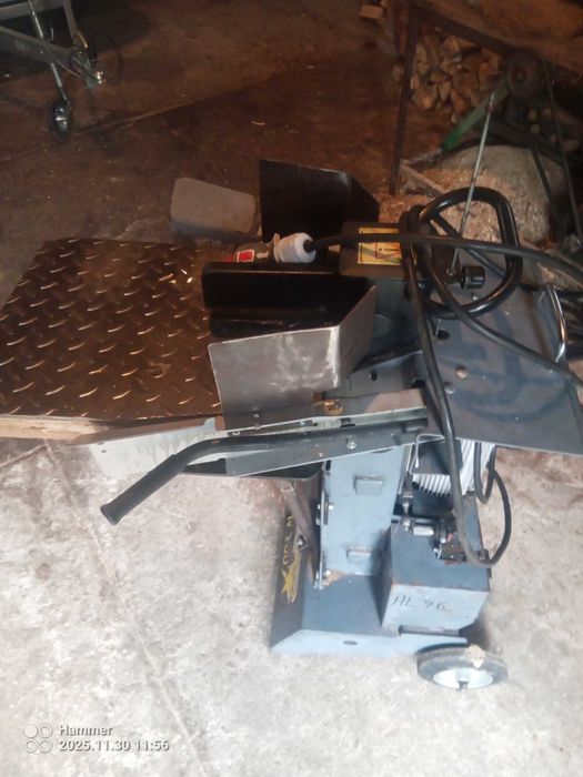 Łuparka pionowa hydrauliczna 10T 400V