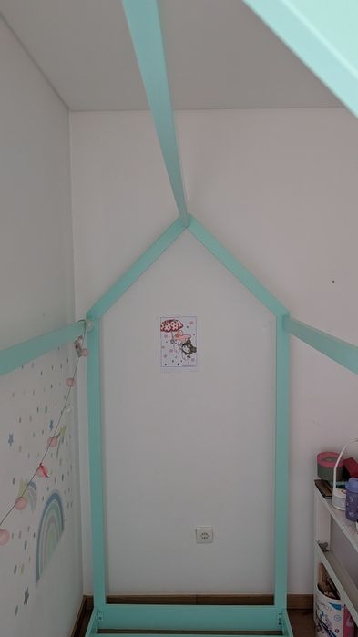 Cama infantil casinha 90x200 com estrado – excelente estado