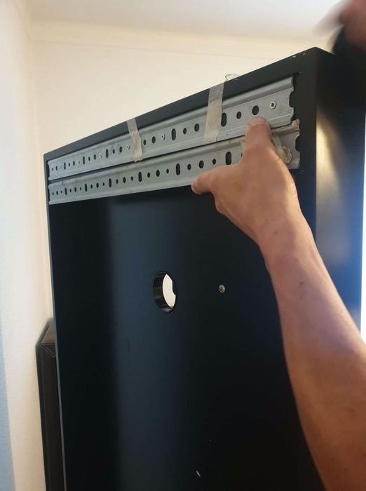 Móvel vertical para televisão