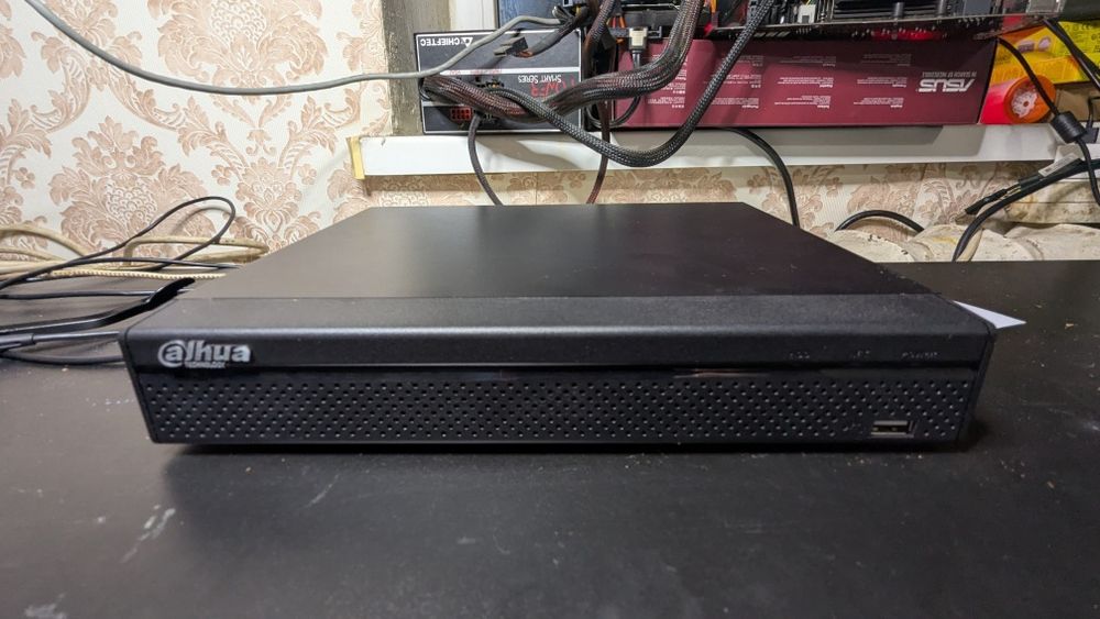 Видеорегистратор Dahua DHI-XVR4104HS 4 канала, без HDD и БП. Доставка по Киеву