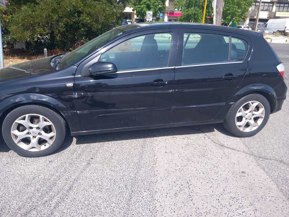 Opel Astra H ano 2004, 1.7 CDTi, 100 CV. para peças ou inteiro (motor avariado)