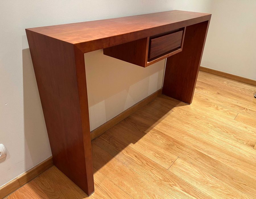 Aparador / Consola hall entrada cerejeira – 132cm – como novo – Parque das Nações