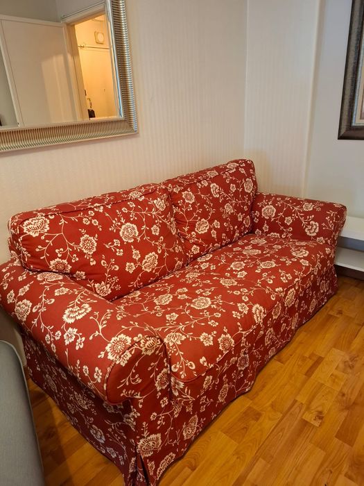 Sofá de dois lugares modelo Ektorp