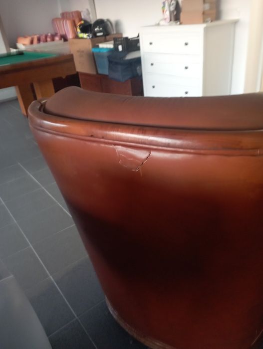 Poltrona pele castanho