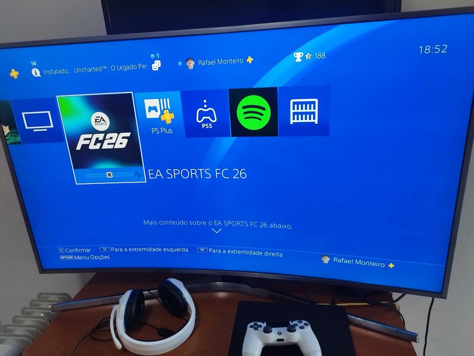 PS4 Slim 1TB + 25 Jogos Instalados + Controle + Headset
