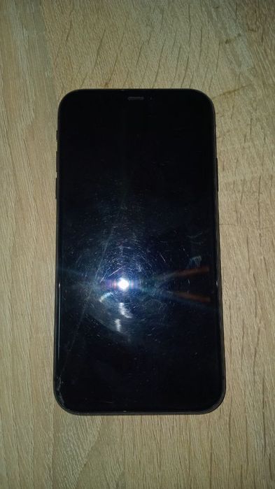 Продам айфон 11 в хорошем состоянии