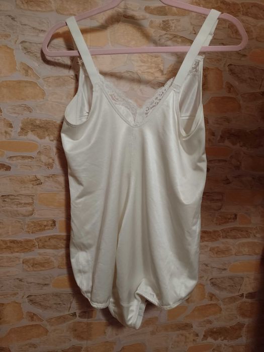 (95C) (42/XL) Triumph/ Ekskluzywne Body modelujące z Londynu