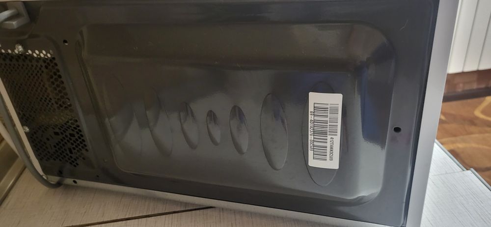 Продам микровалновую печ LG