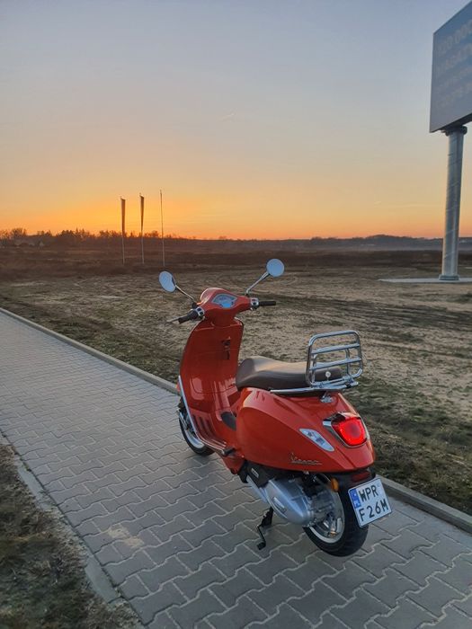 Vespa primavera 125
