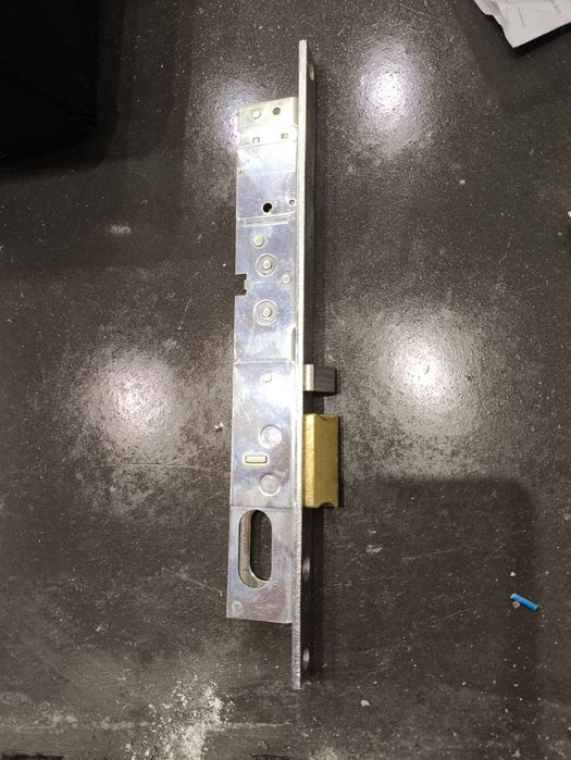 Електромеханічний замок CISA 14020-18-2 (Італія)