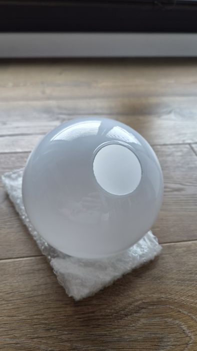 Klosz szklany kula zamknięta 14cm biała błysk, lampy