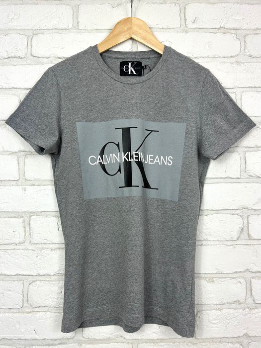 T-shirt Calvin Klein core monogram box logo